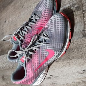 Nike dual fusion training sneakers
